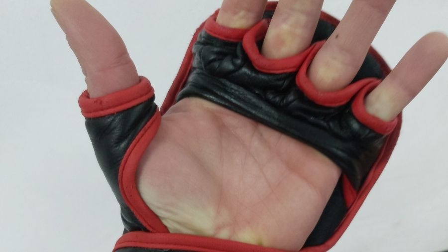 Boxing Gloves vs. MMA Gloves What's The Difference