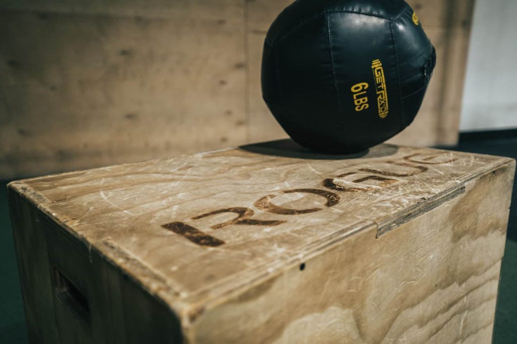Medicine ball circuit for boxing